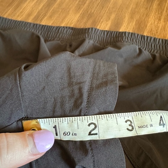 Tentree Women's Recycled Polyester Sport Shorts InMotion Short black size large - Picture 10 of 10